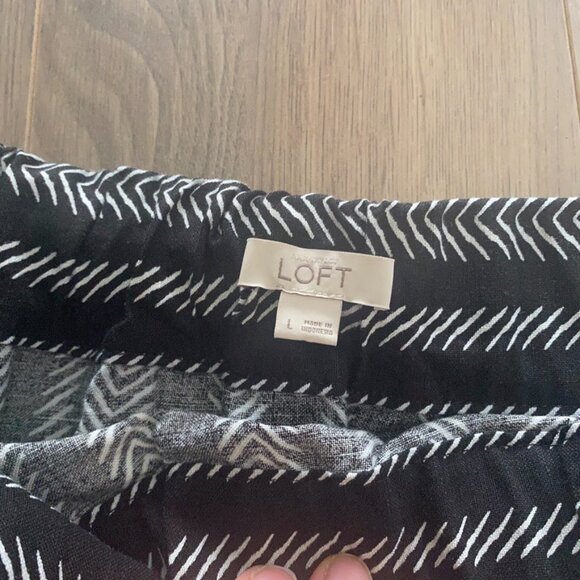 LOFT Black & White Pattern Striped Mini Skirt with Pockets & Belt loops - Picture 5 of 12